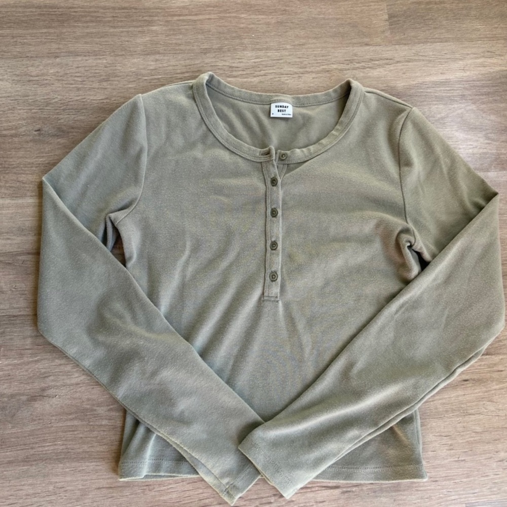 Aritzia/Sunday Best Drew Long Sleeve Sage Henley